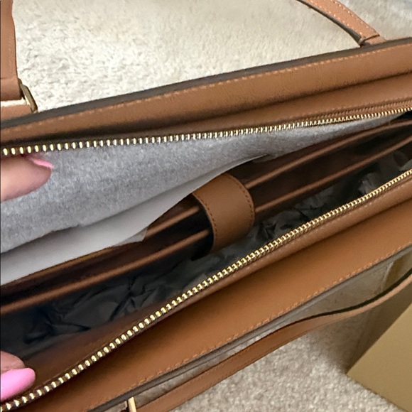 Tory Burch Large Emerson Top Zip Tote Brand New Authentic 14.5X13 - Picture 5 of 11